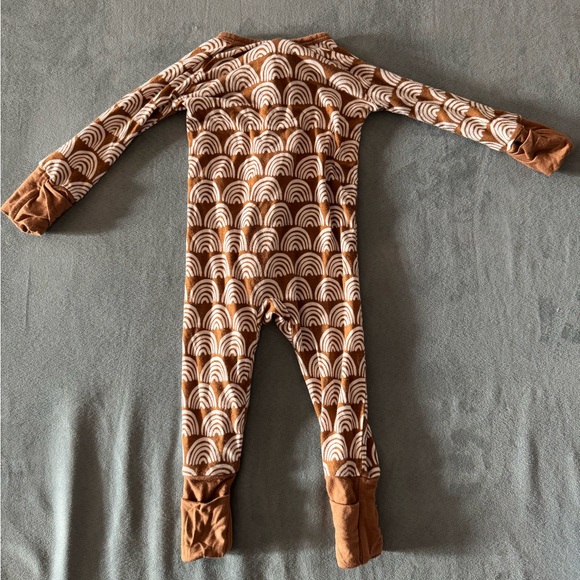 Little Sleepies rainbow convertible romper - Picture 3 of 4